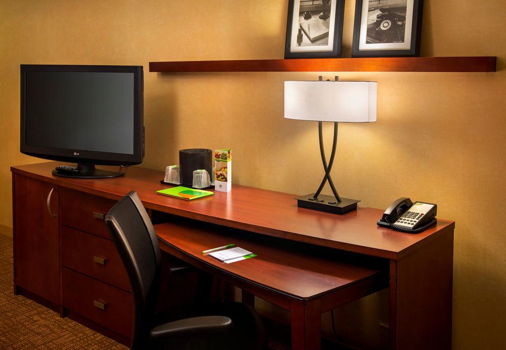 Hotel Courtyard By Marriott Poughkeepsie Esterno foto