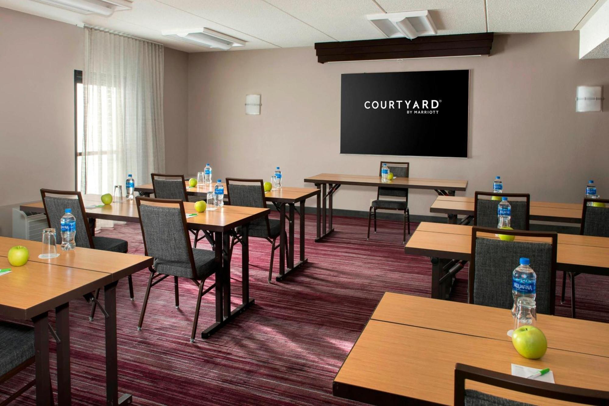 Hotel Courtyard By Marriott Poughkeepsie Esterno foto